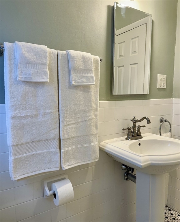 7A Fairlee St. # 1