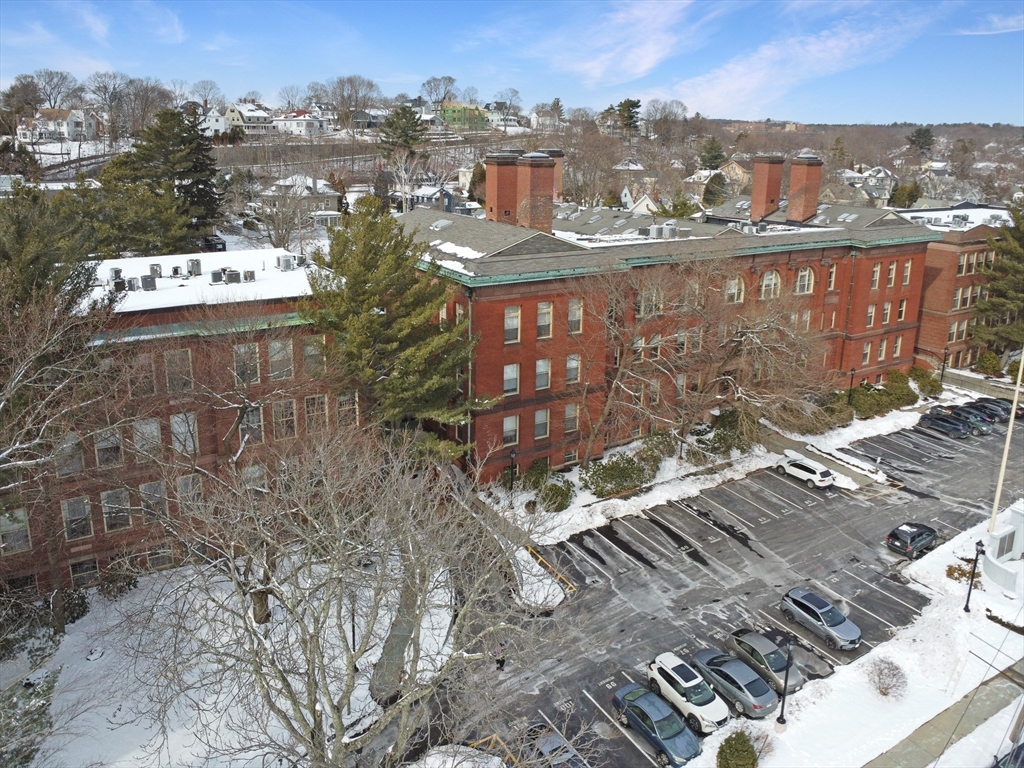 48 Forest St # 102