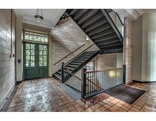 48 Forest St # 102