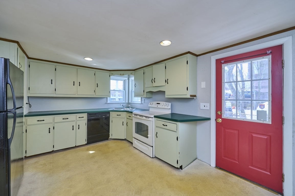 12 Shore Rd