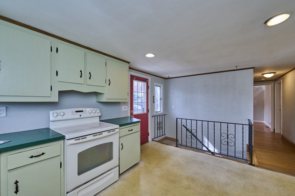 12 Shore Rd