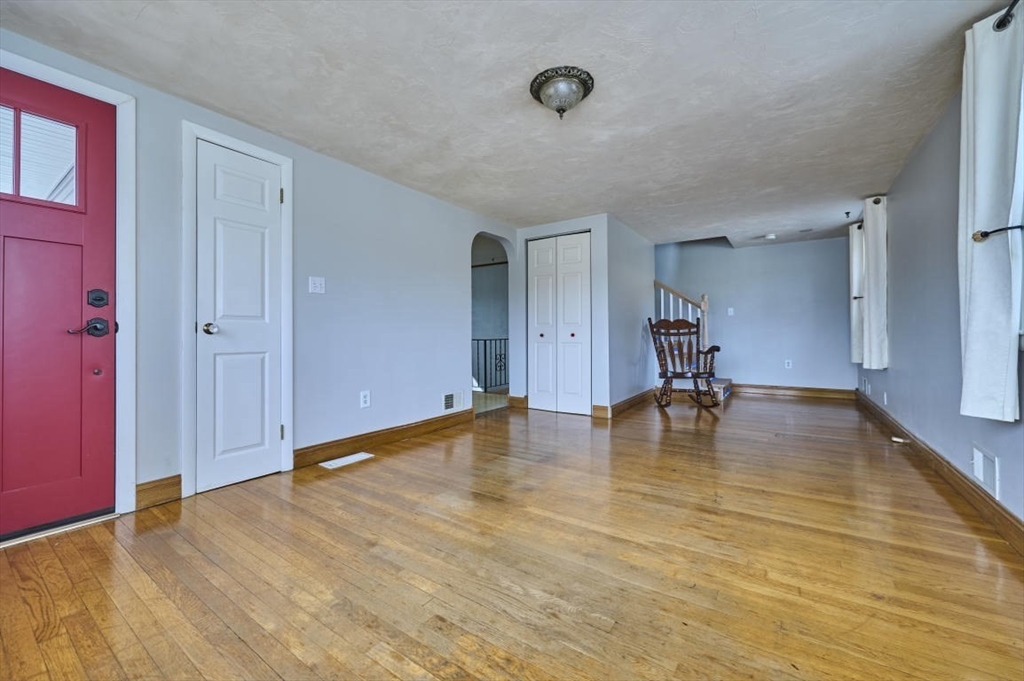 12 Shore Rd