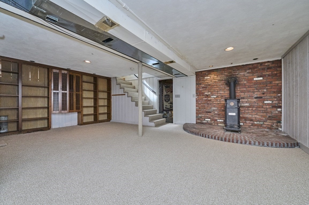 12 Shore Rd
