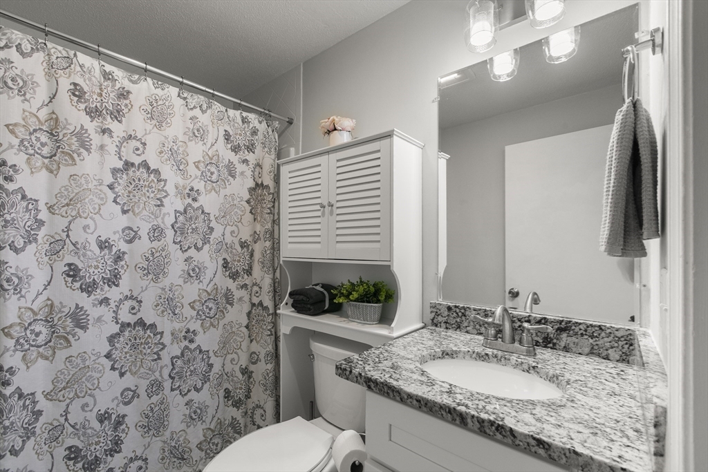 64 Merrimack Meadows Ln # 64