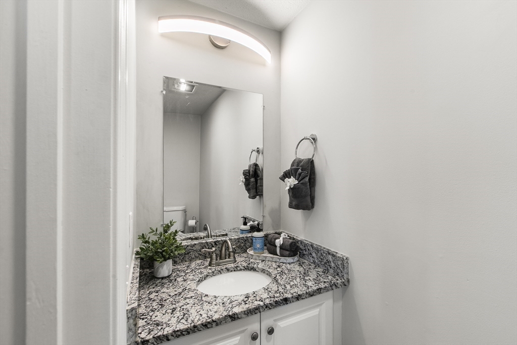 64 Merrimack Meadows Ln # 64