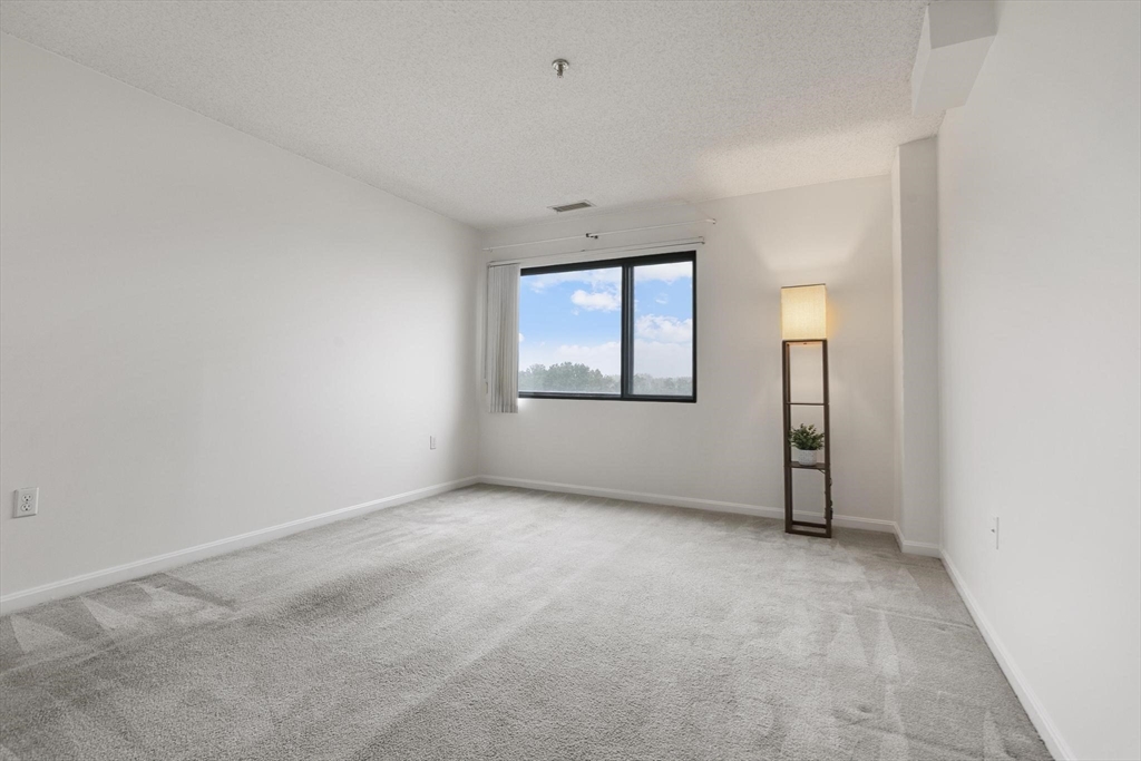 3920 Mystic Valley Pkwy # 620, Medford Unit: 620