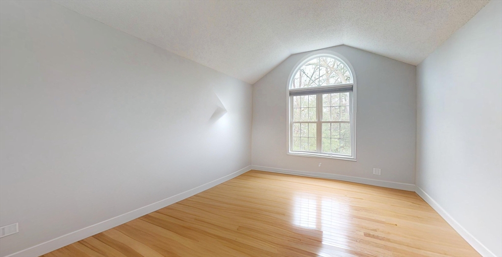 8 Knollwood Court # 8
