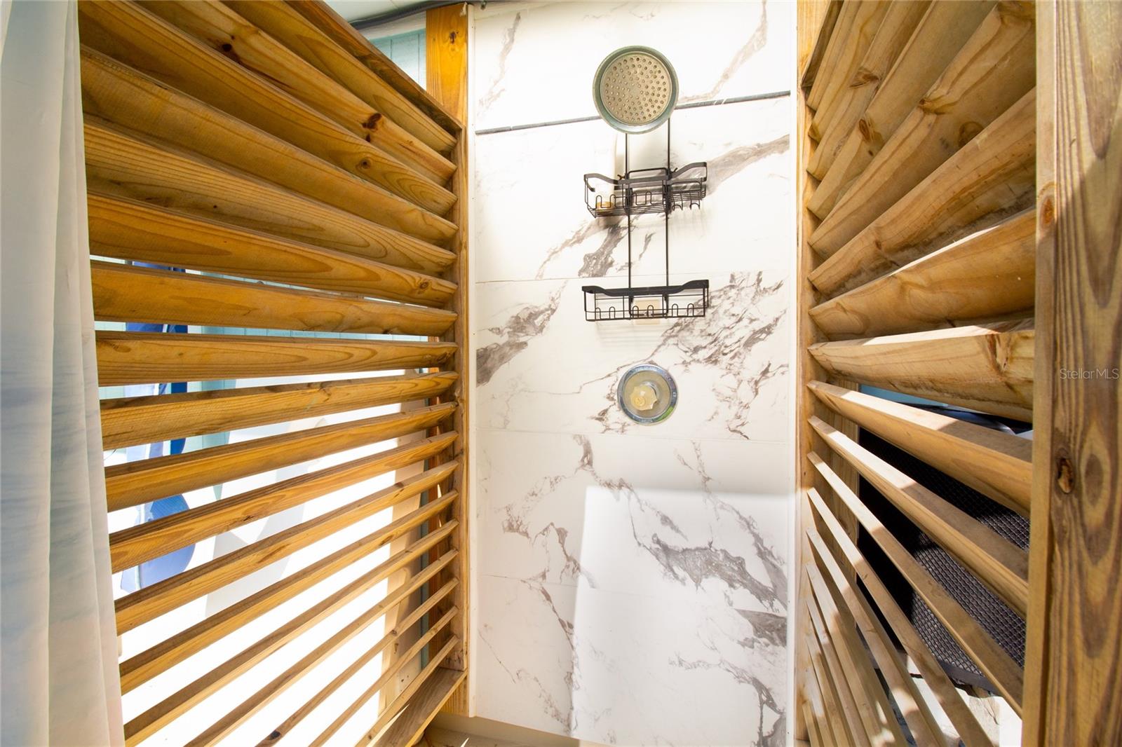 1835 MICHIGAN AVE NE