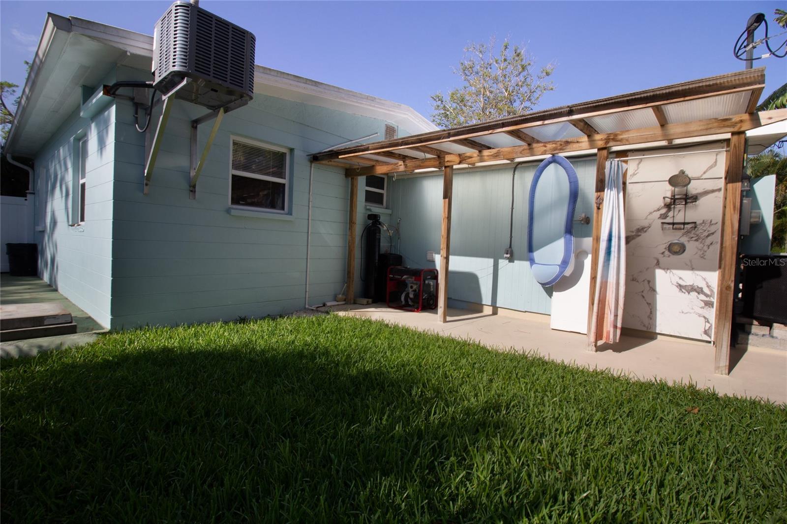 1835 MICHIGAN AVE NE