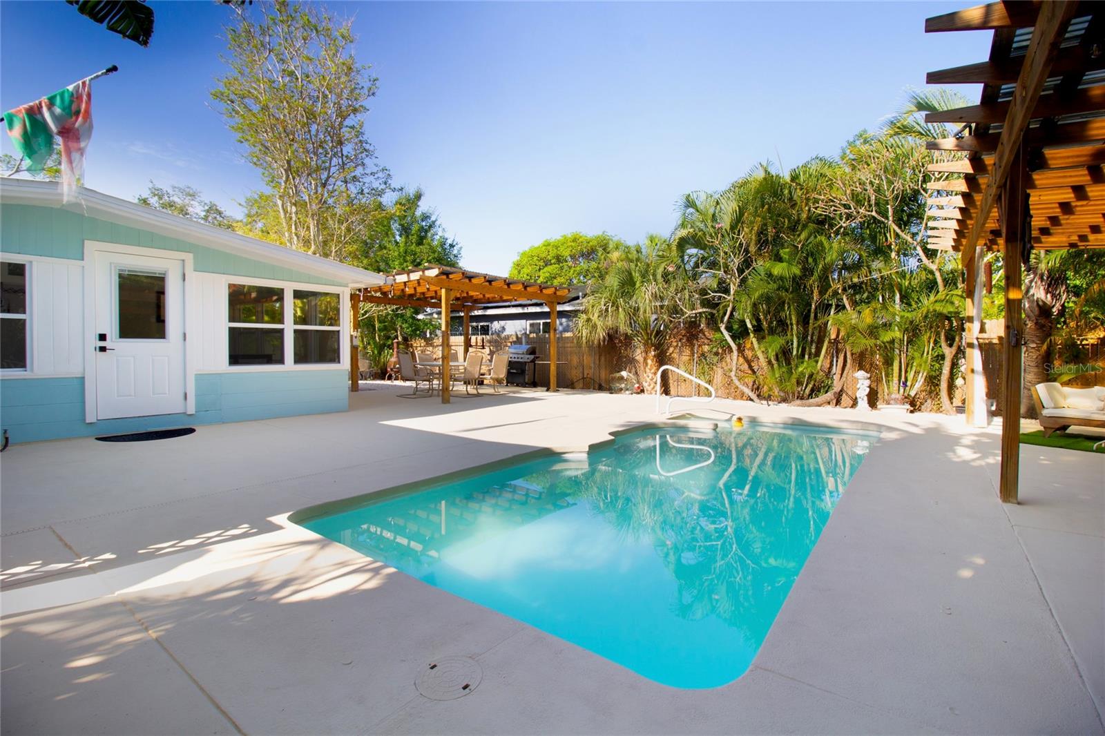 1835 MICHIGAN AVE NE