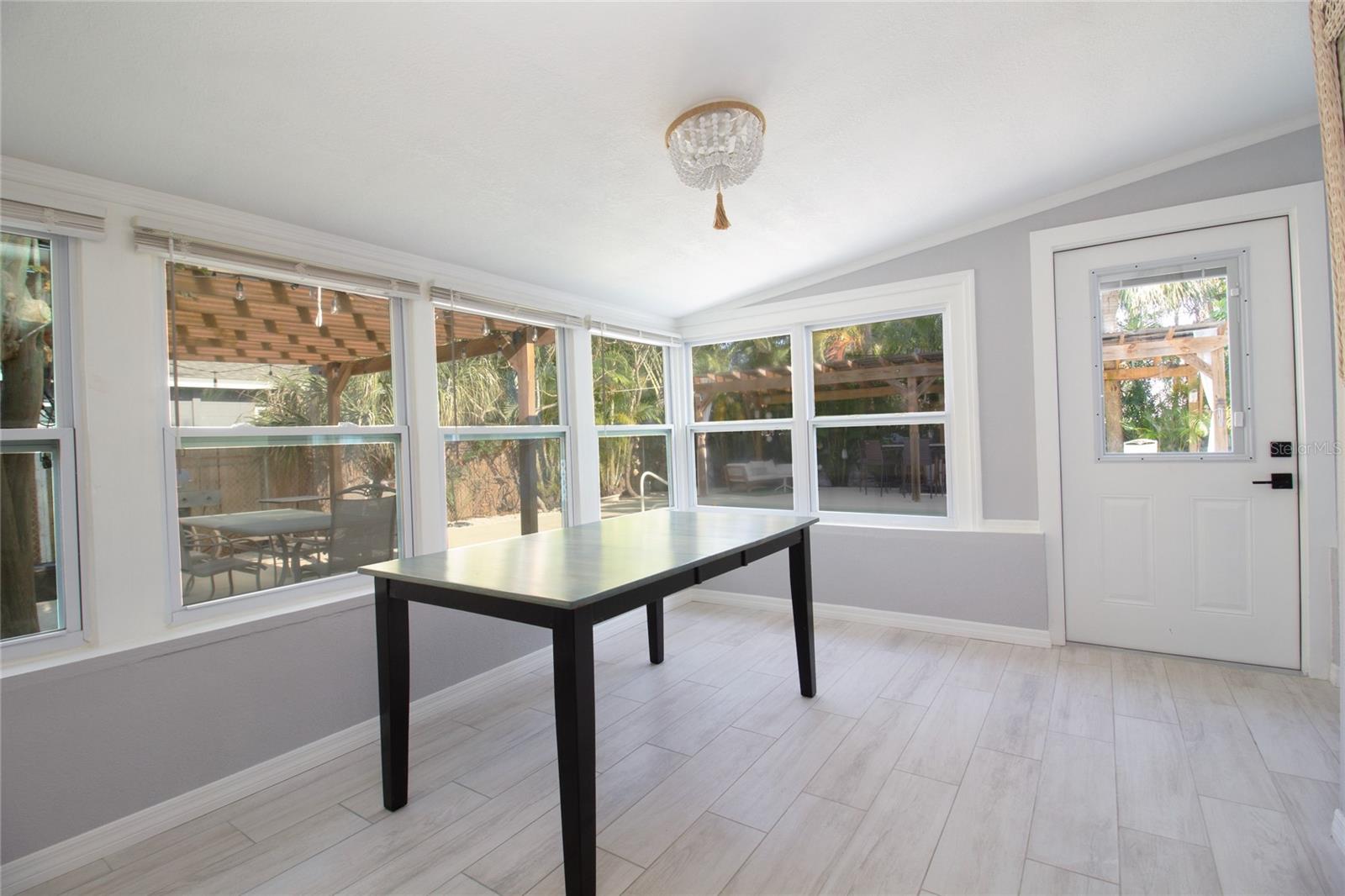 1835 MICHIGAN AVE NE