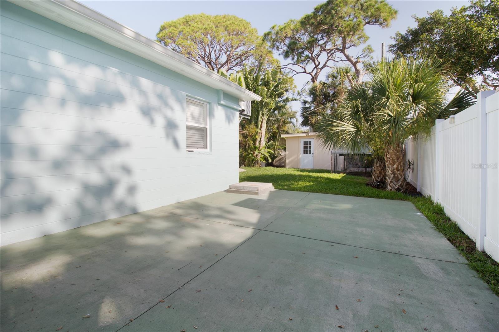 1835 MICHIGAN AVE NE