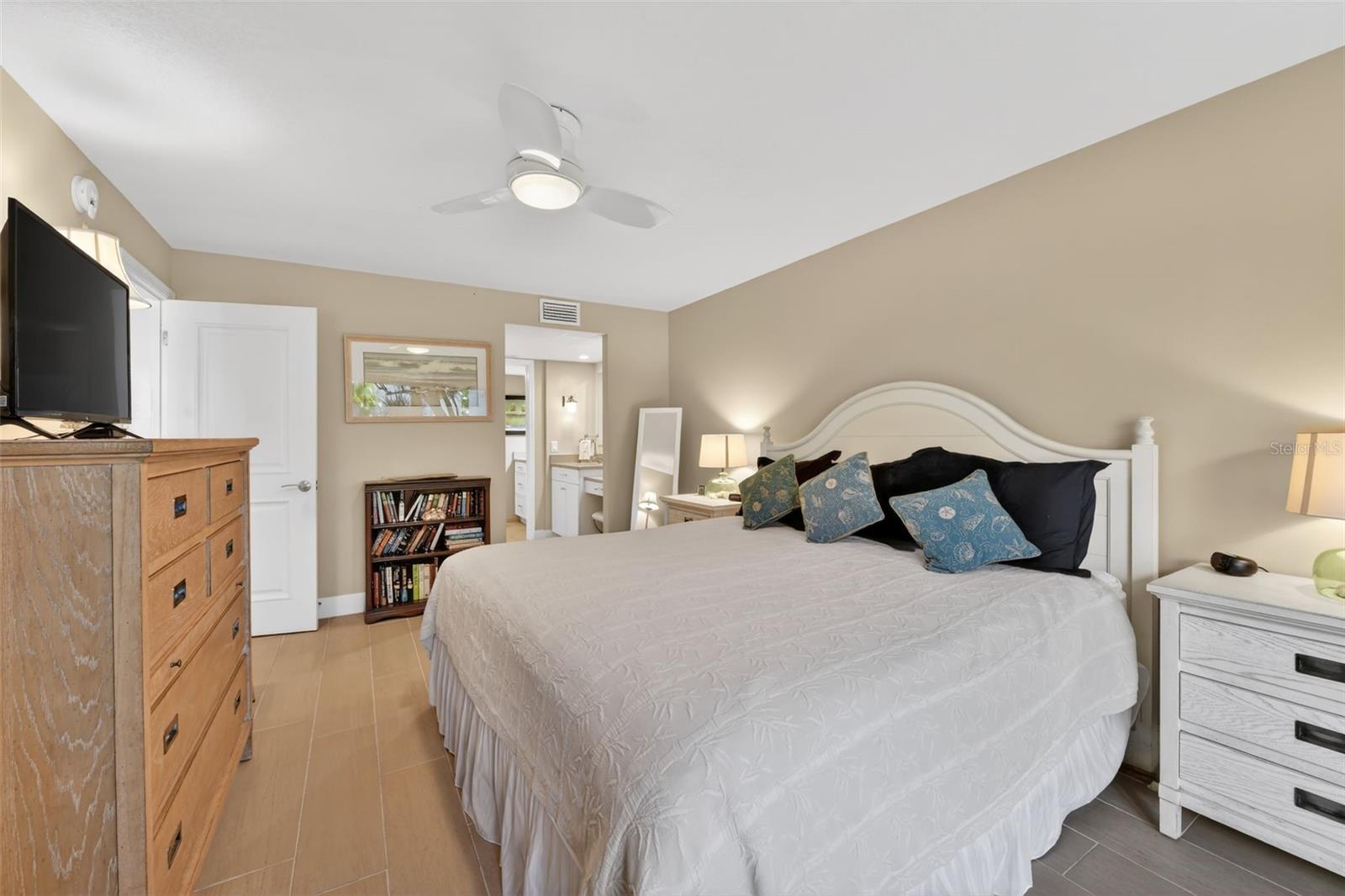 5655 GULF OF MEXICO DR #D107