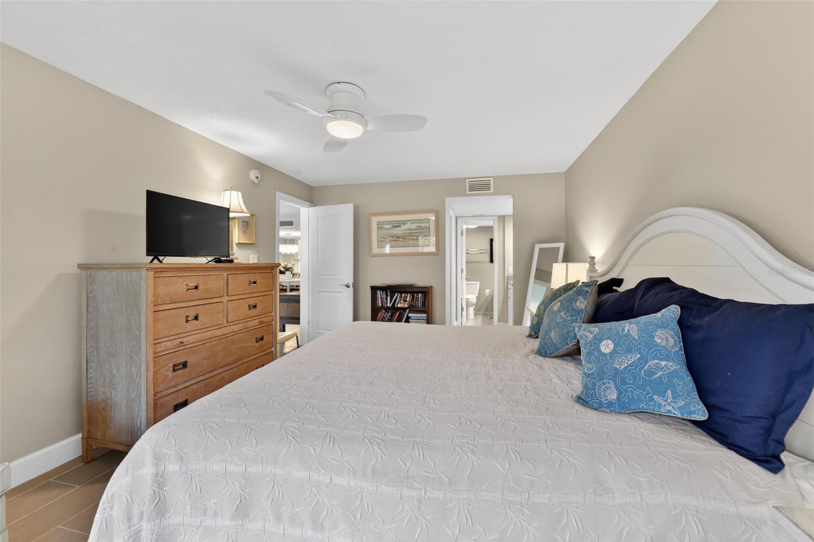 5655 GULF OF MEXICO DR #D107