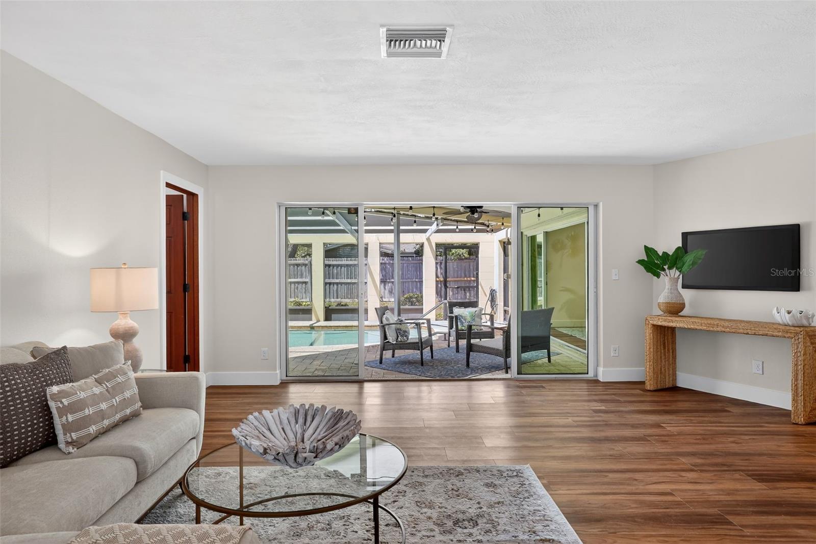 1200 EDEN ISLE BLVD NE