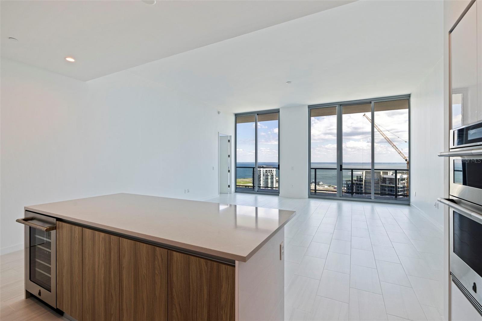 400 CENTRAL AVE #3906