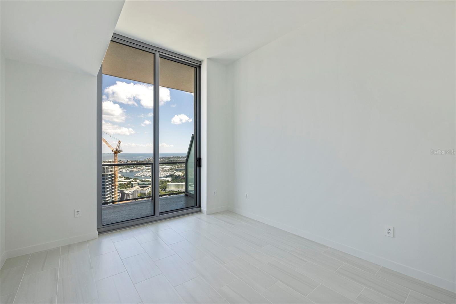 400 CENTRAL AVE #3906