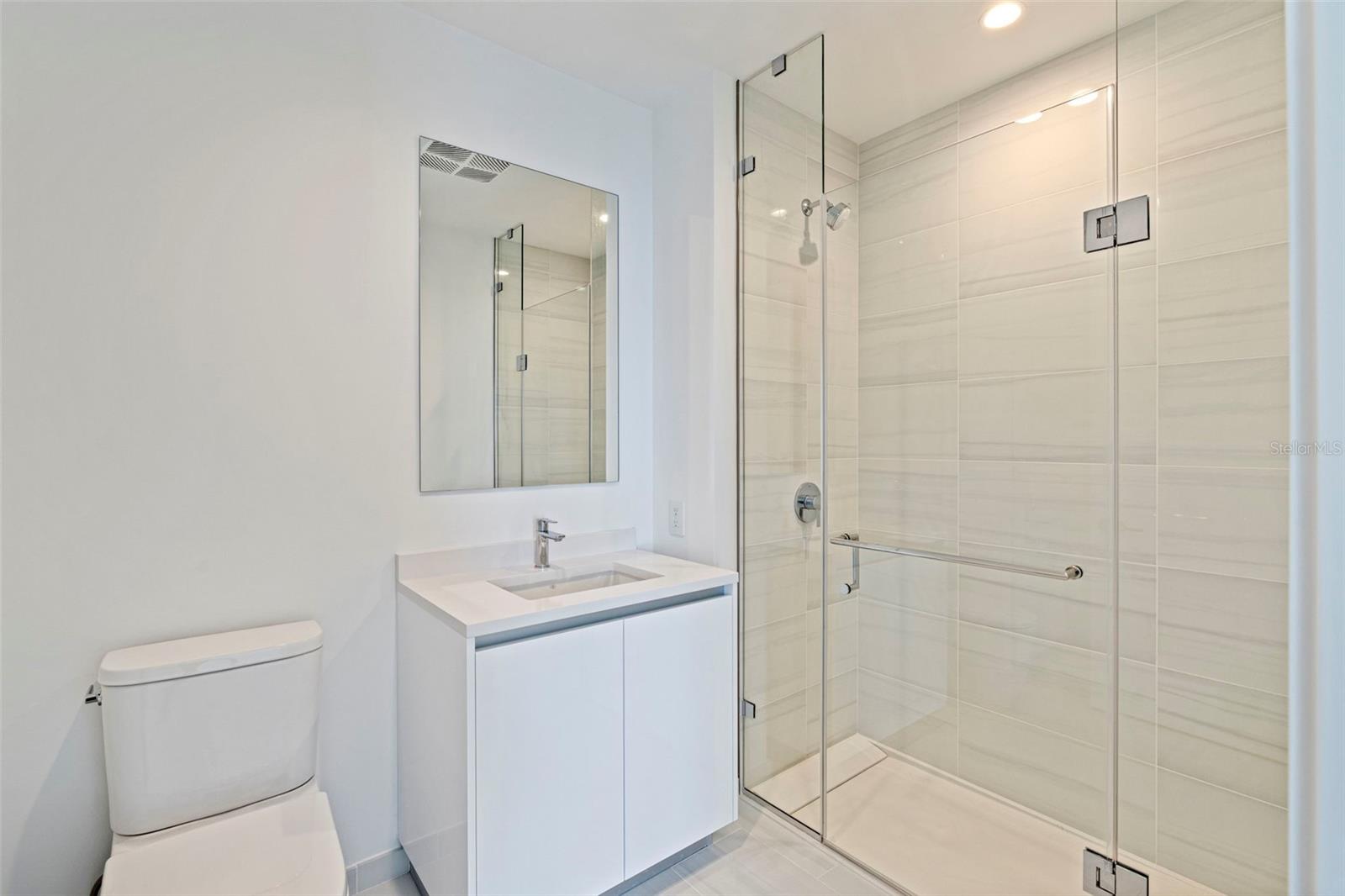 400 CENTRAL AVE #3906
