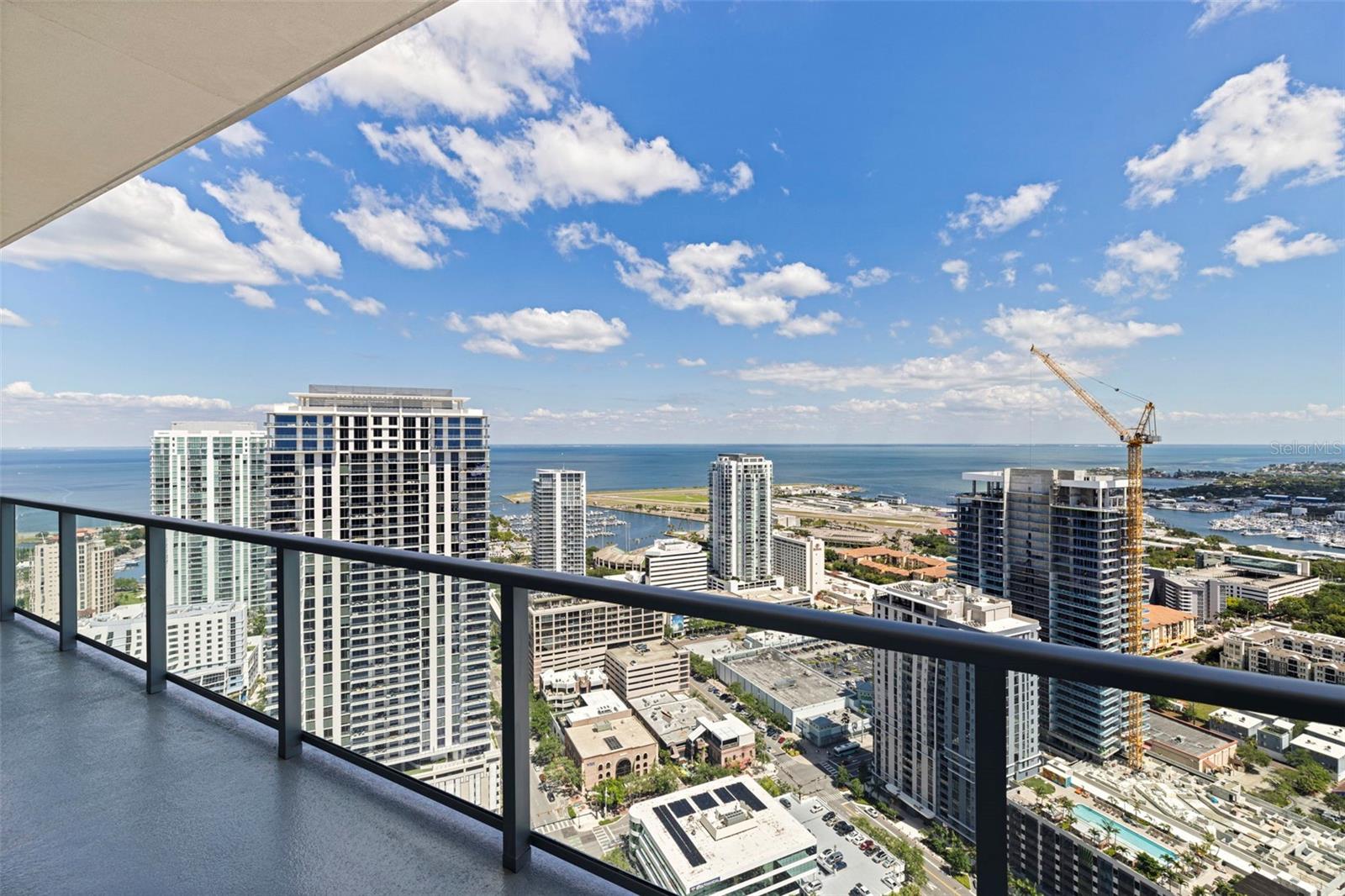 400 CENTRAL AVE #3906