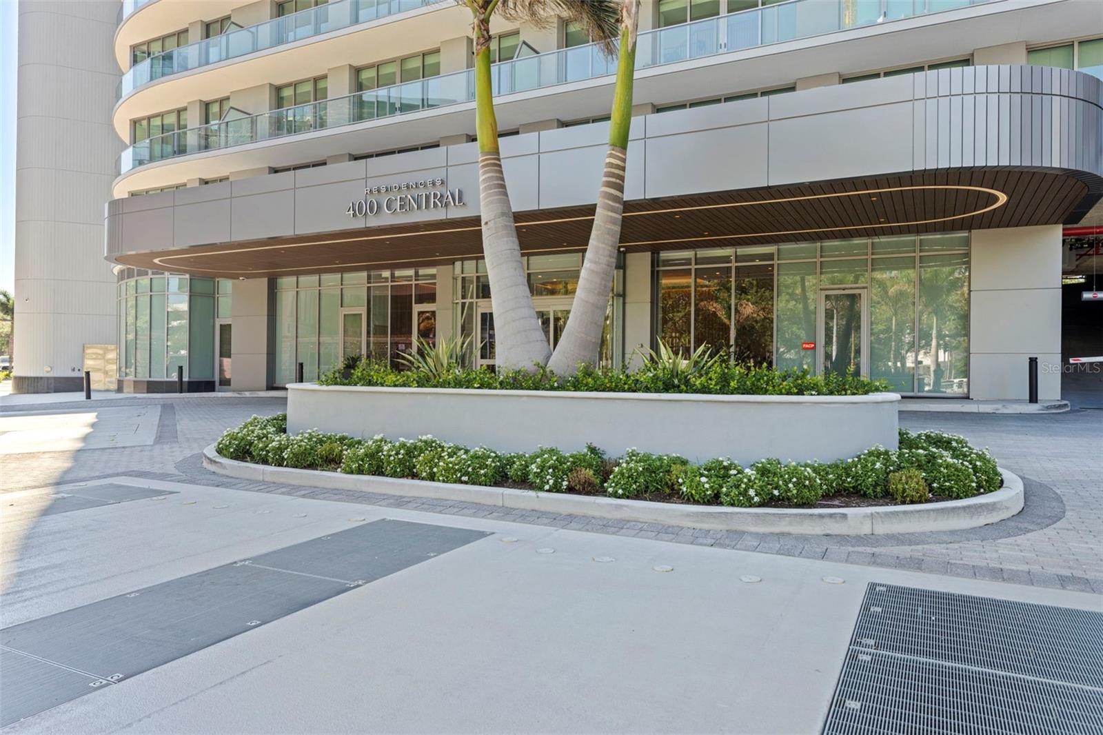 400 CENTRAL AVE #3906