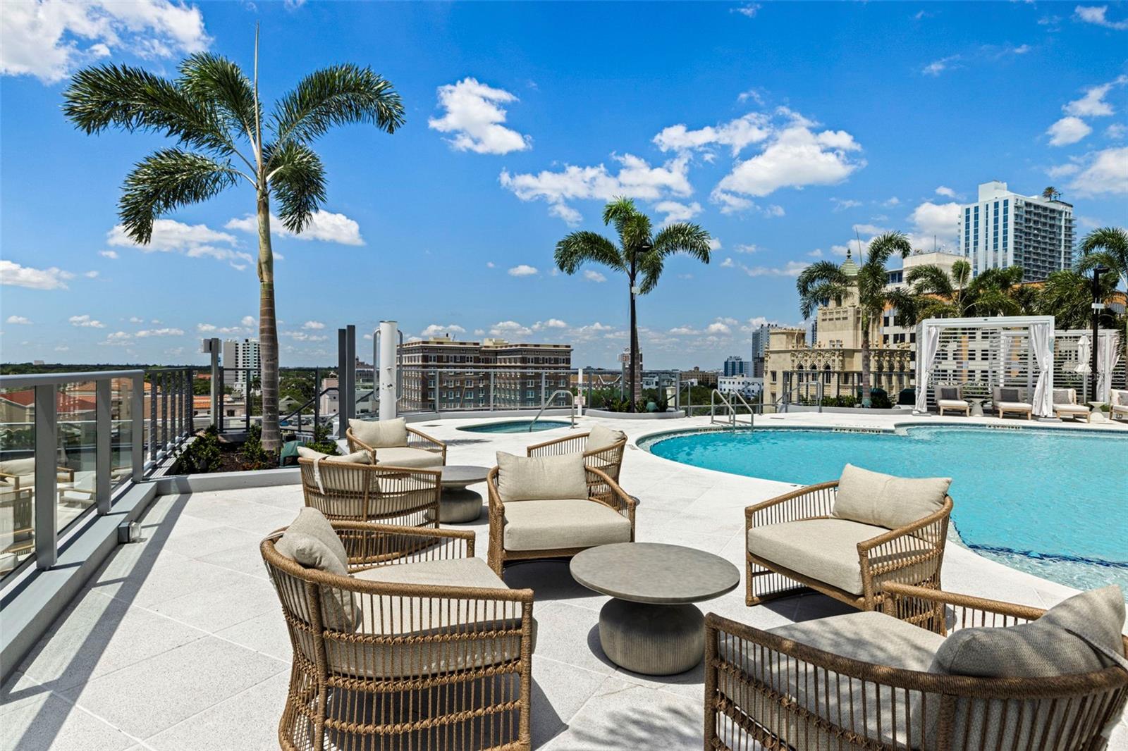 400 CENTRAL AVE #3906