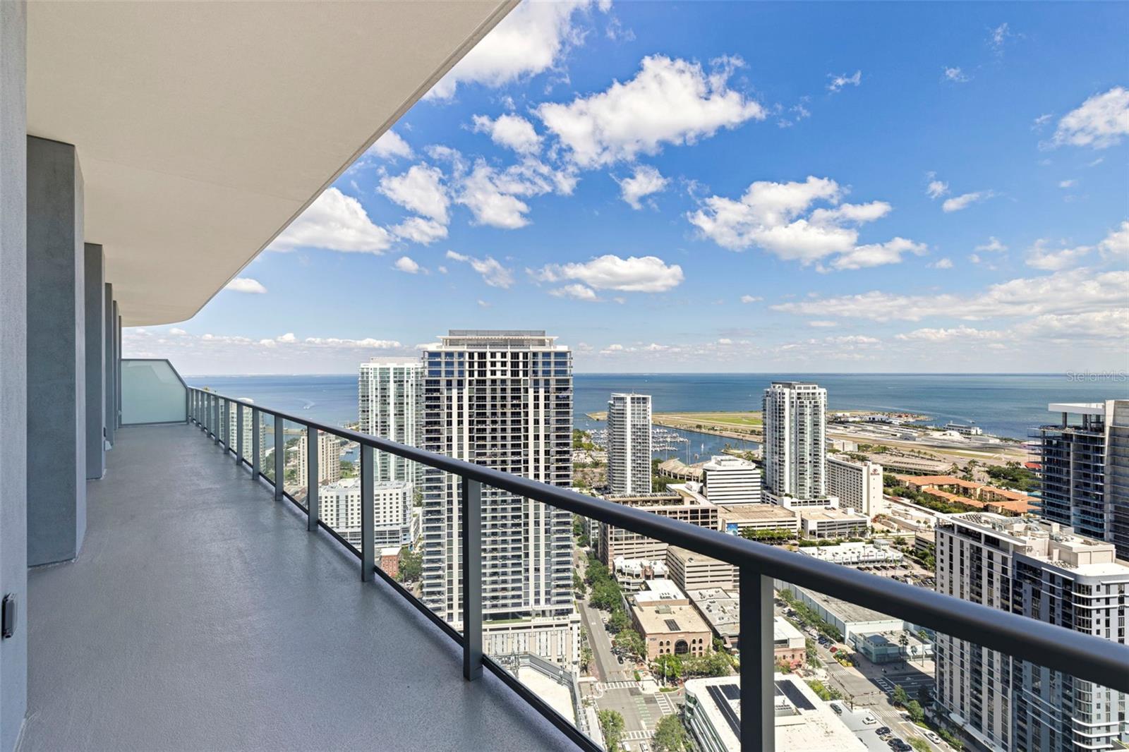 400 CENTRAL AVE #3906