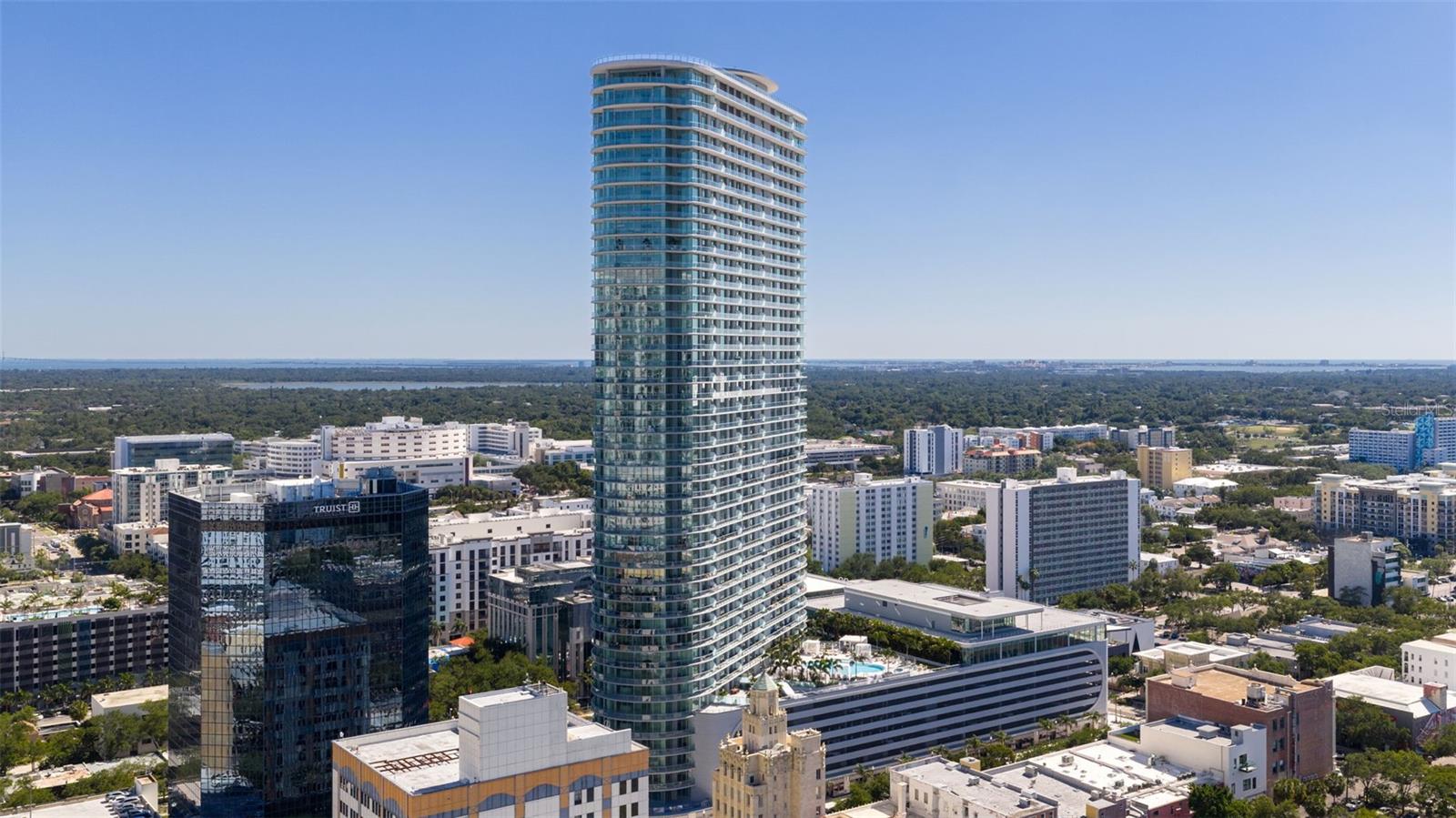 400 CENTRAL AVE #3906
