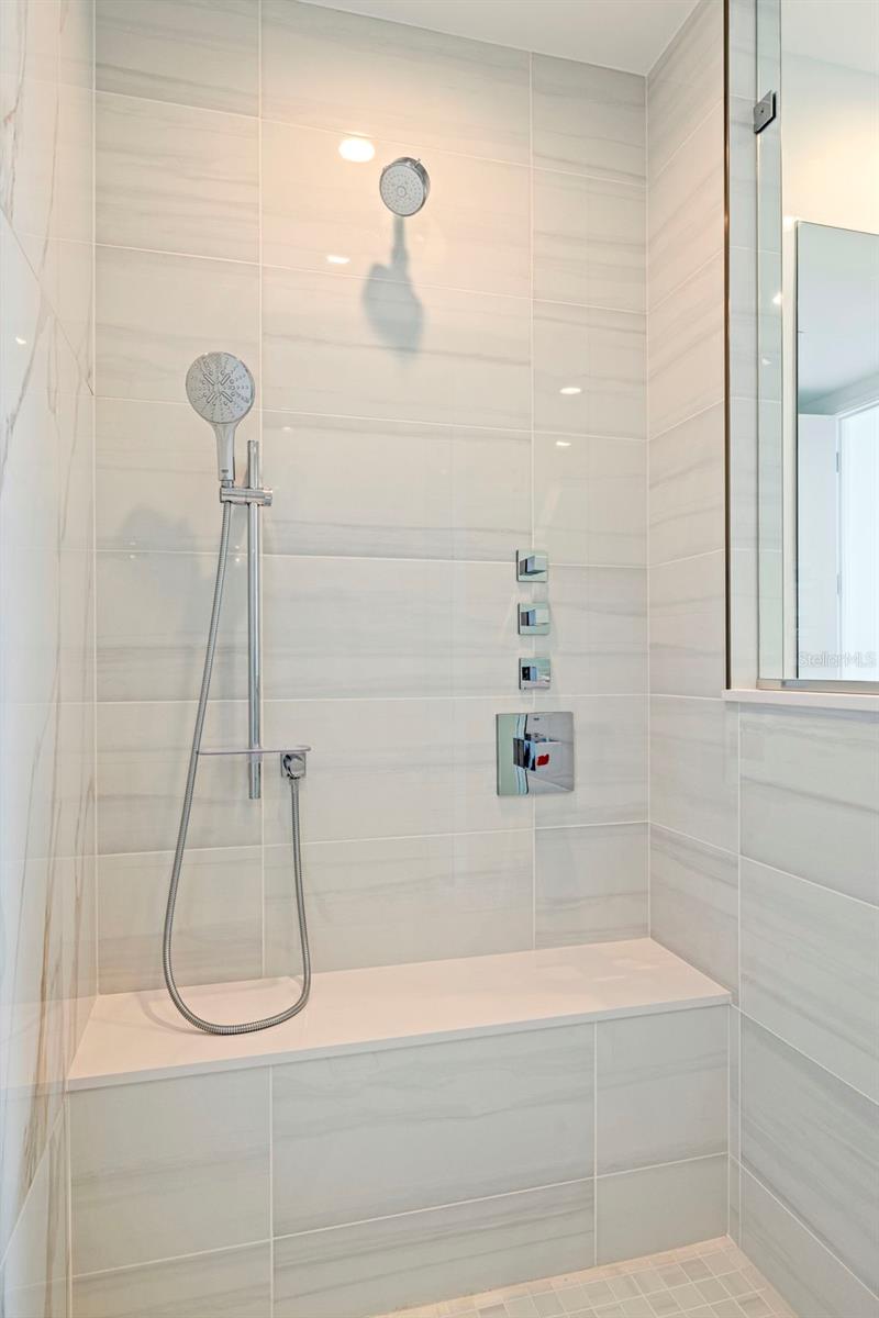400 CENTRAL AVE #3906