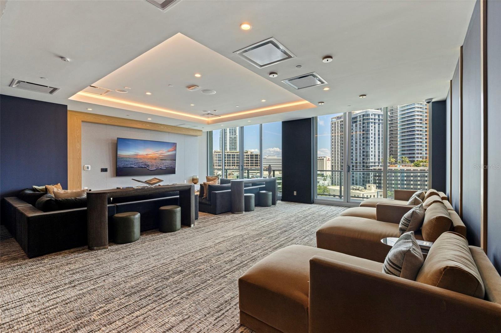 400 CENTRAL AVE #3906
