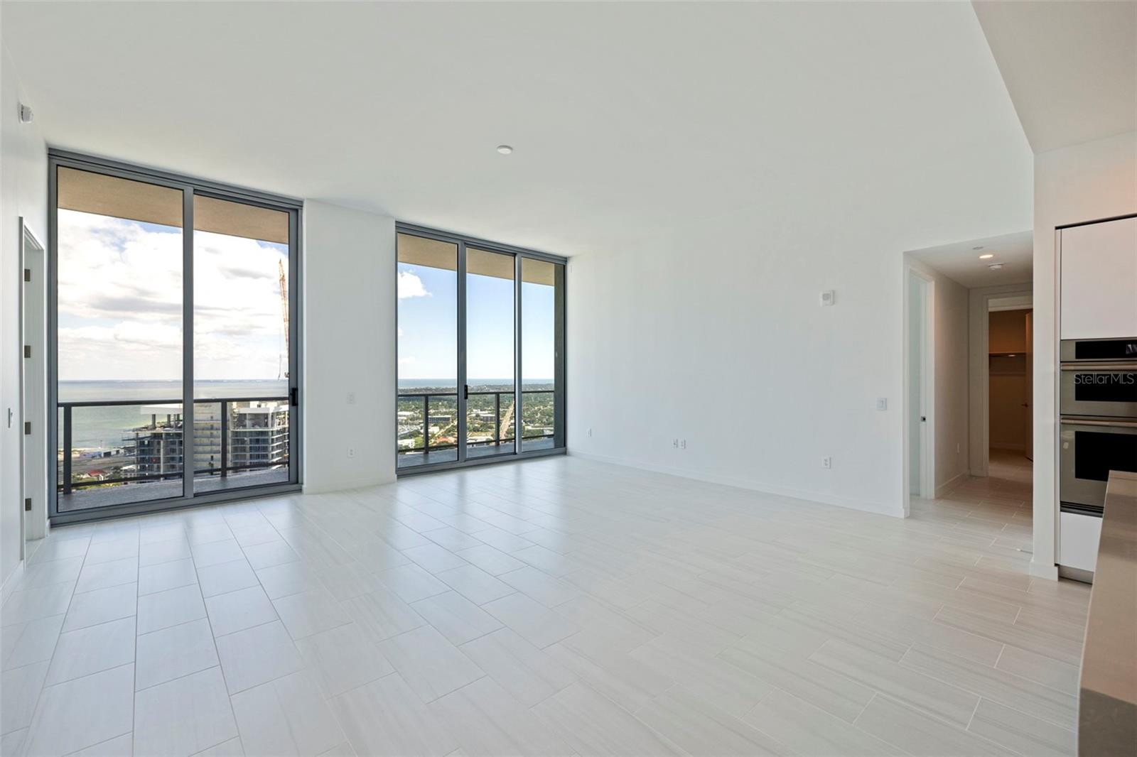 400 CENTRAL AVE #3906