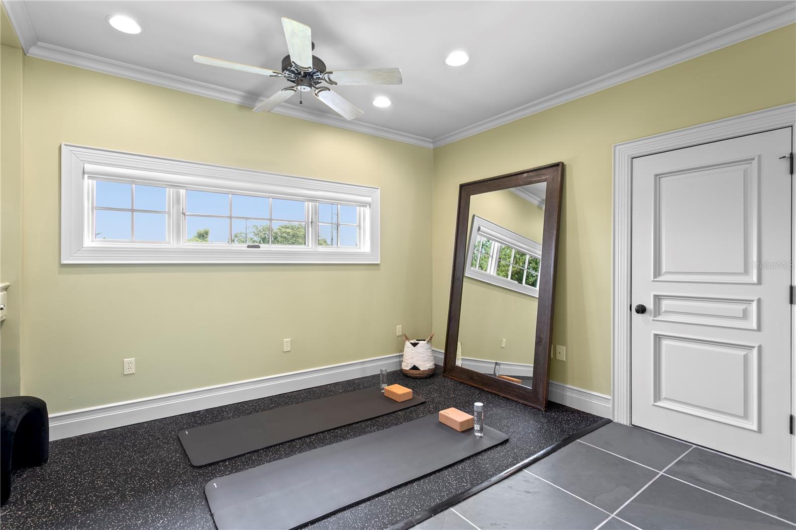 401 SNELL ISLE BLVD NE