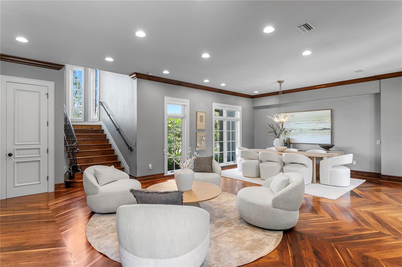 401 SNELL ISLE BLVD NE