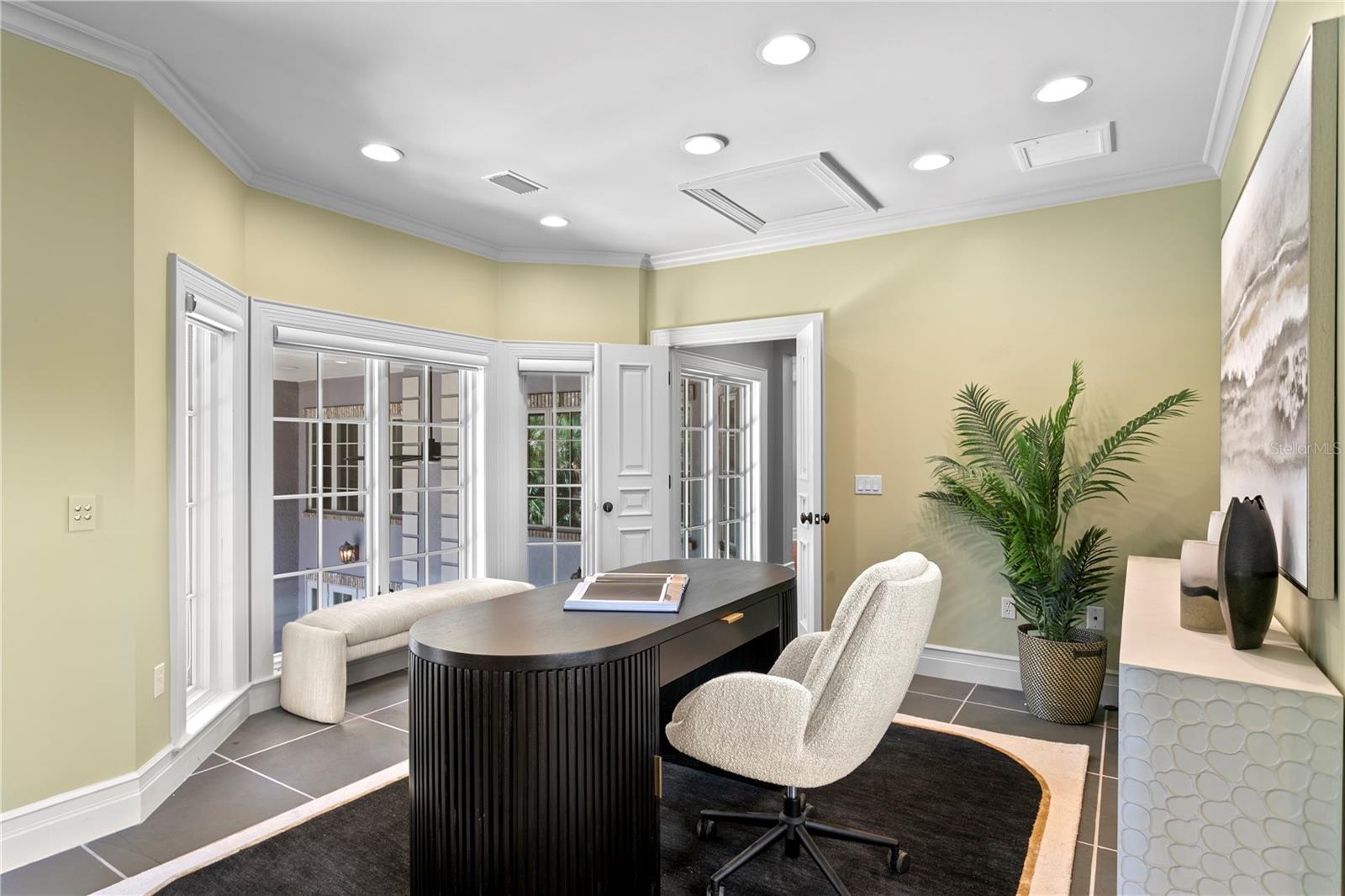 401 SNELL ISLE BLVD NE