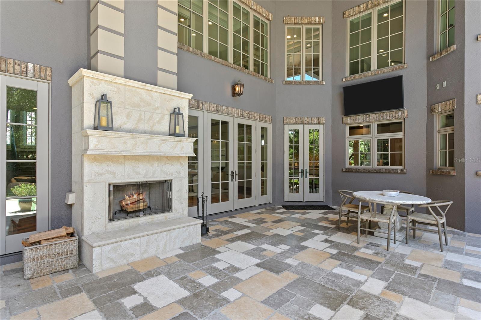 401 SNELL ISLE BLVD NE