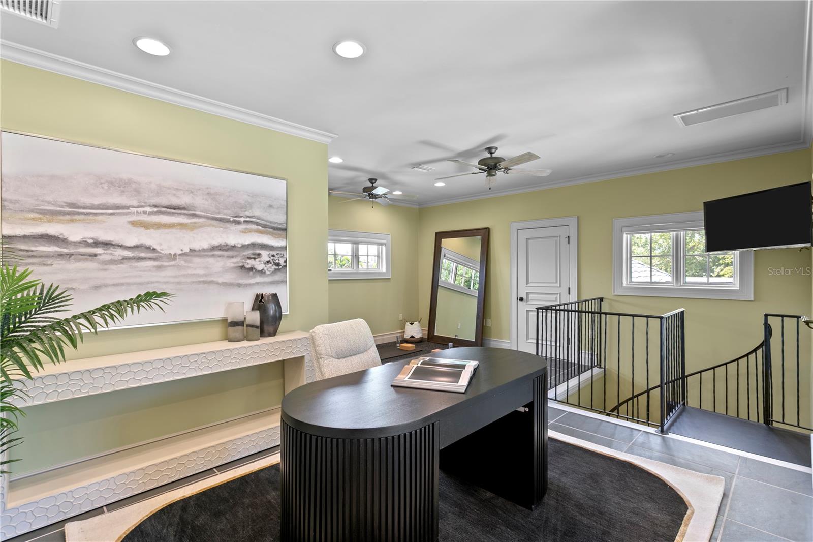 401 SNELL ISLE BLVD NE