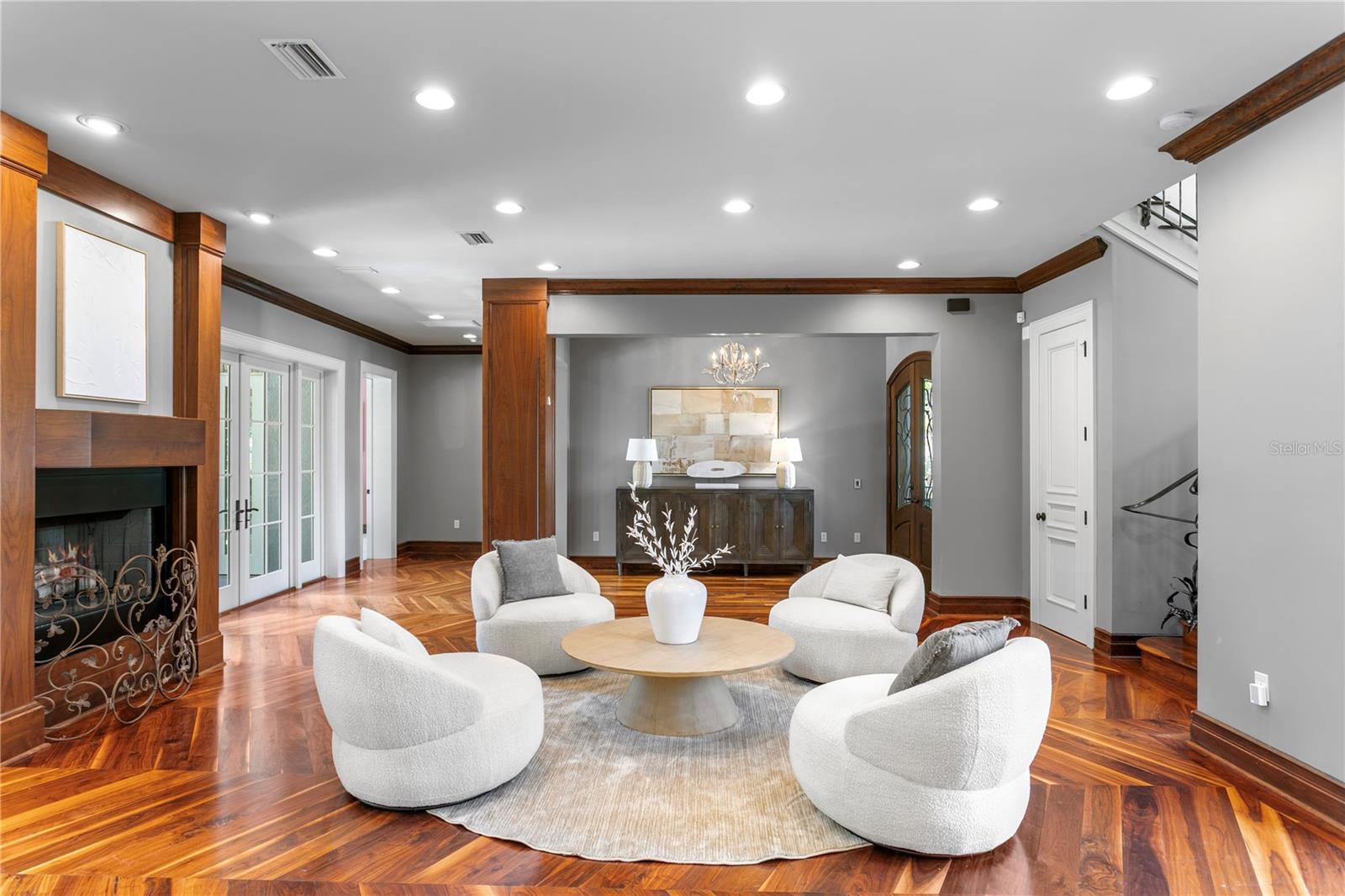 401 SNELL ISLE BLVD NE