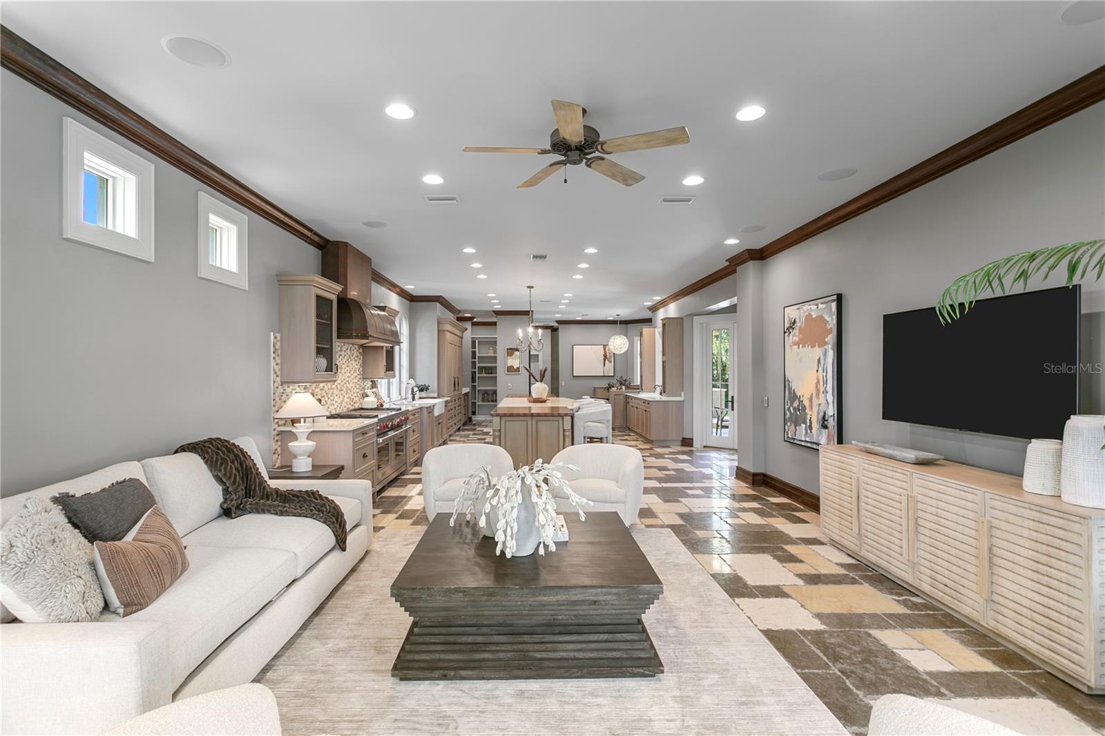 401 SNELL ISLE BLVD NE