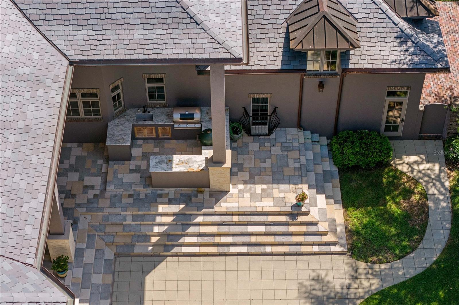 401 SNELL ISLE BLVD NE