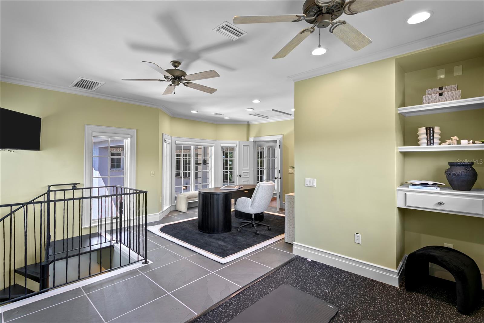 401 SNELL ISLE BLVD NE
