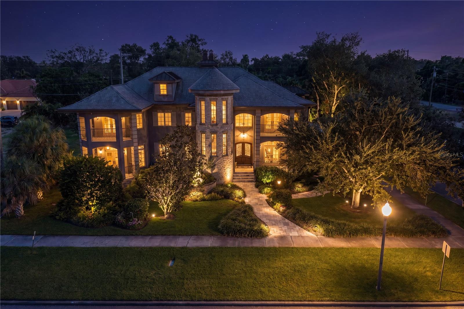 401 SNELL ISLE BLVD NE
