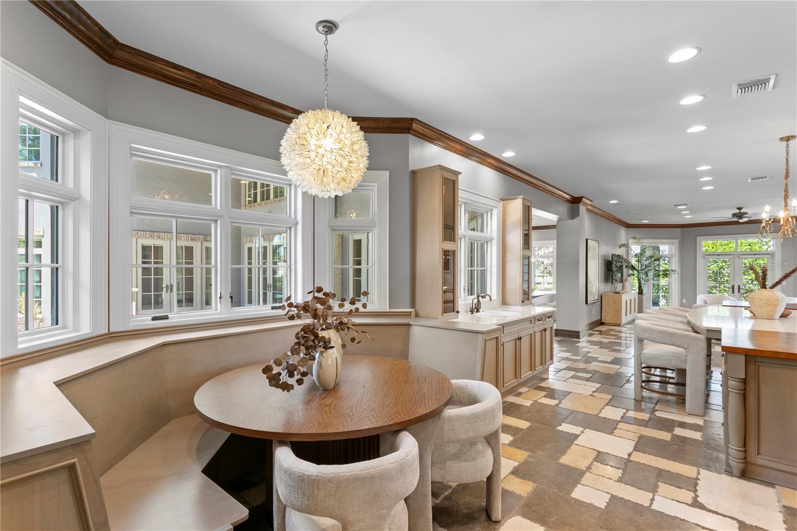 401 SNELL ISLE BLVD NE