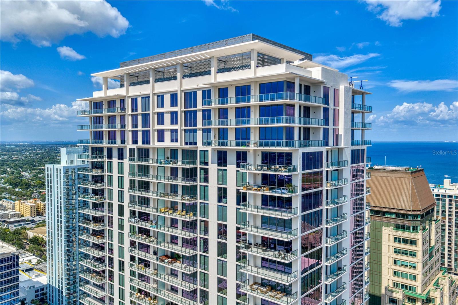 275 1ST AVE S #3906