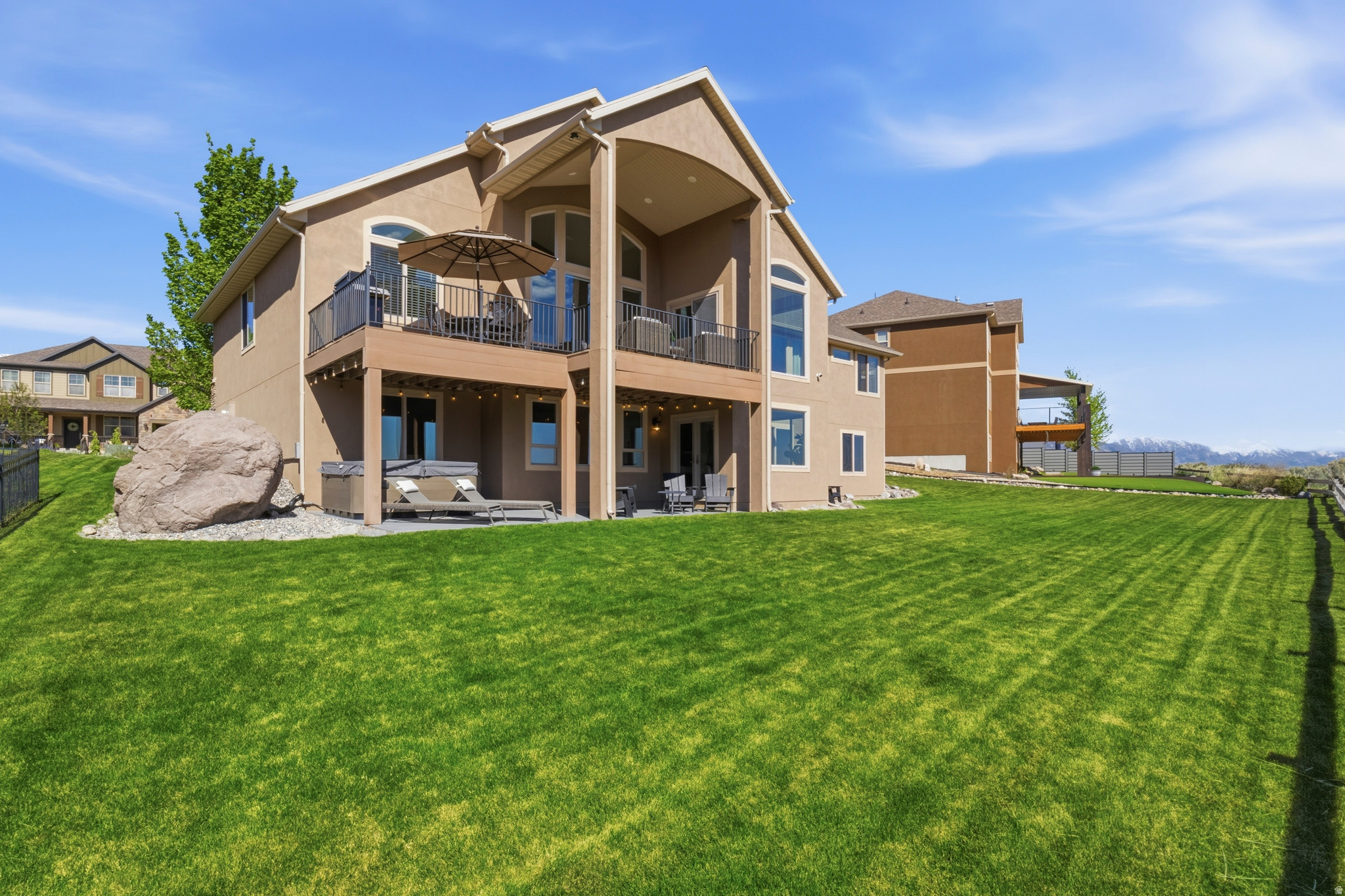 2076 E ASH DOWN LN