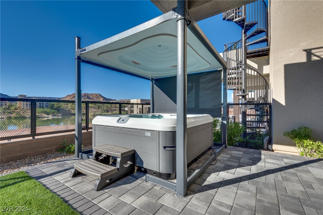 16 Heron Harbour Drive