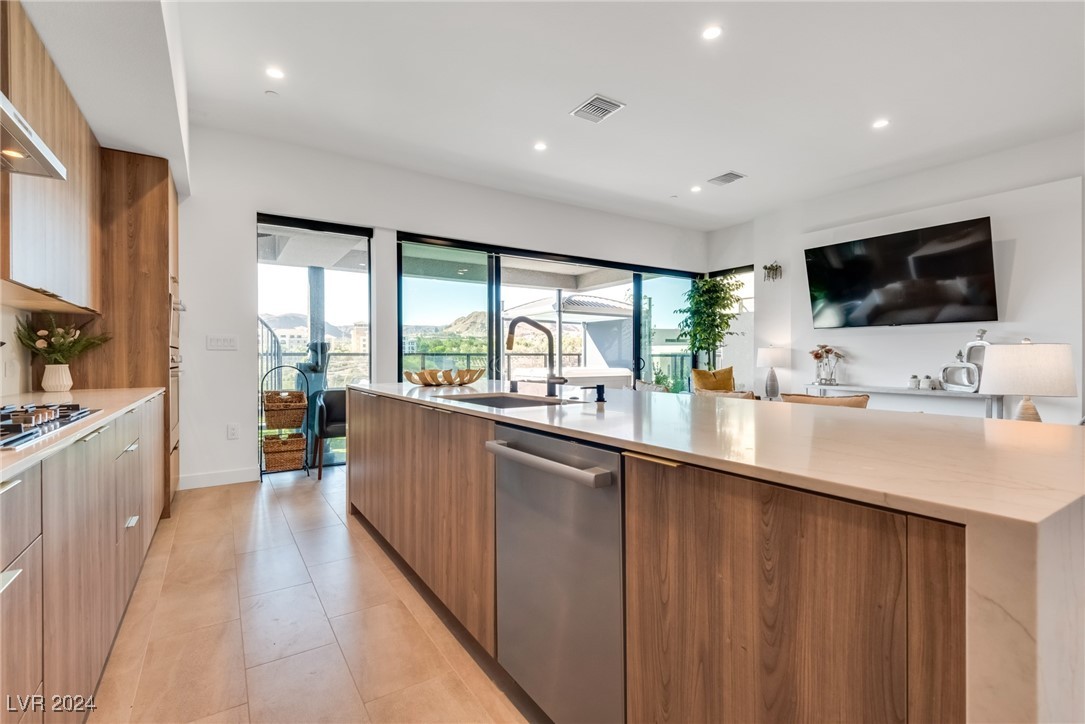 16 Heron Harbour Drive