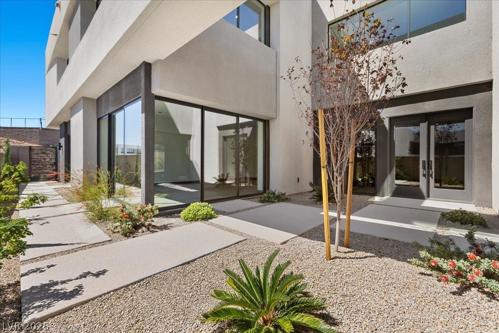36 Rainbow Point Place