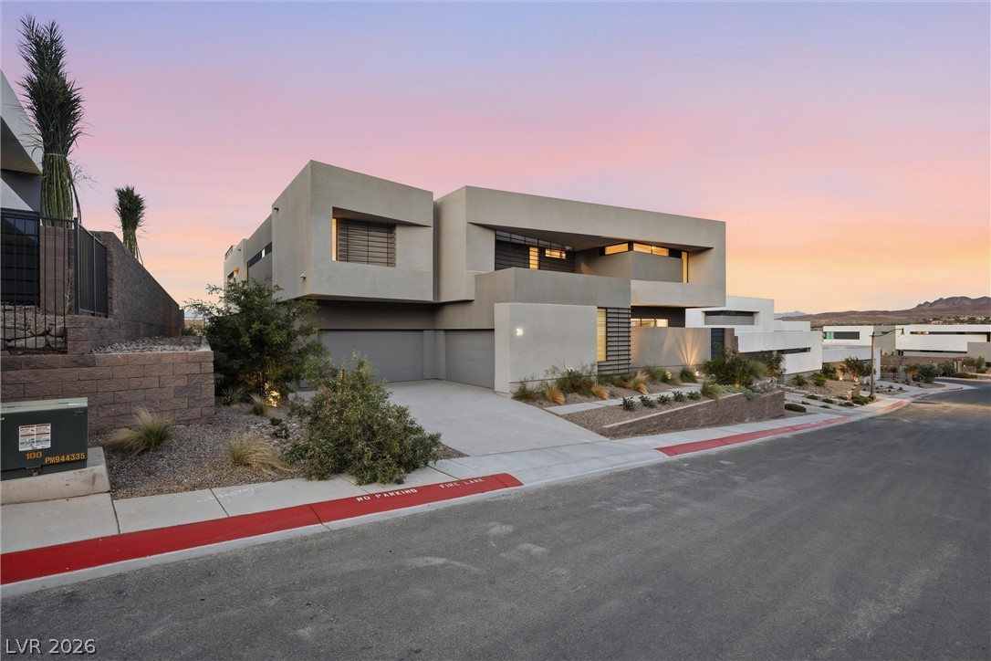 36 Rainbow Point Place