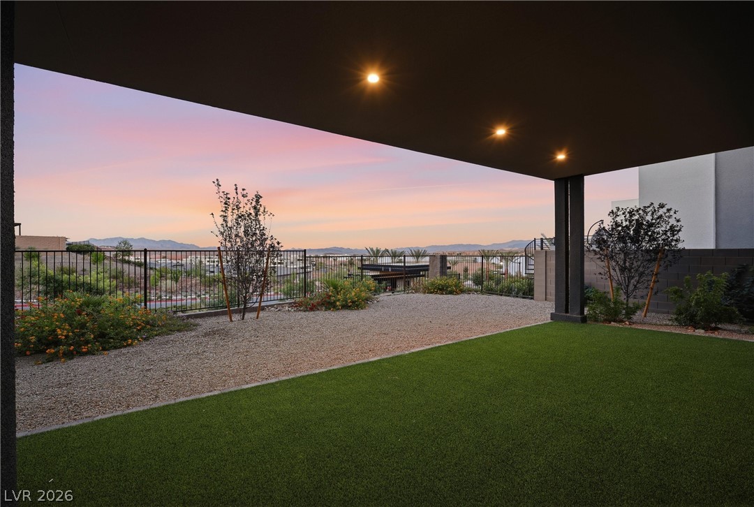 36 Rainbow Point Place
