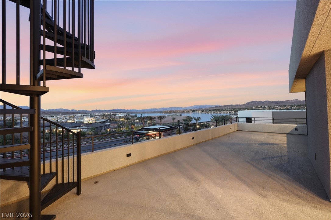 36 Rainbow Point Place