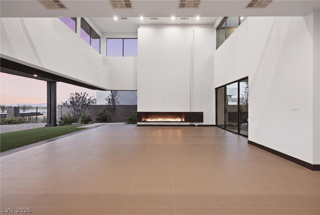 36 Rainbow Point Place